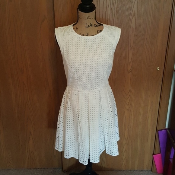 Rachel Zoe Dresses & Skirts - White rachel zoe dress. Size 4. Great condition